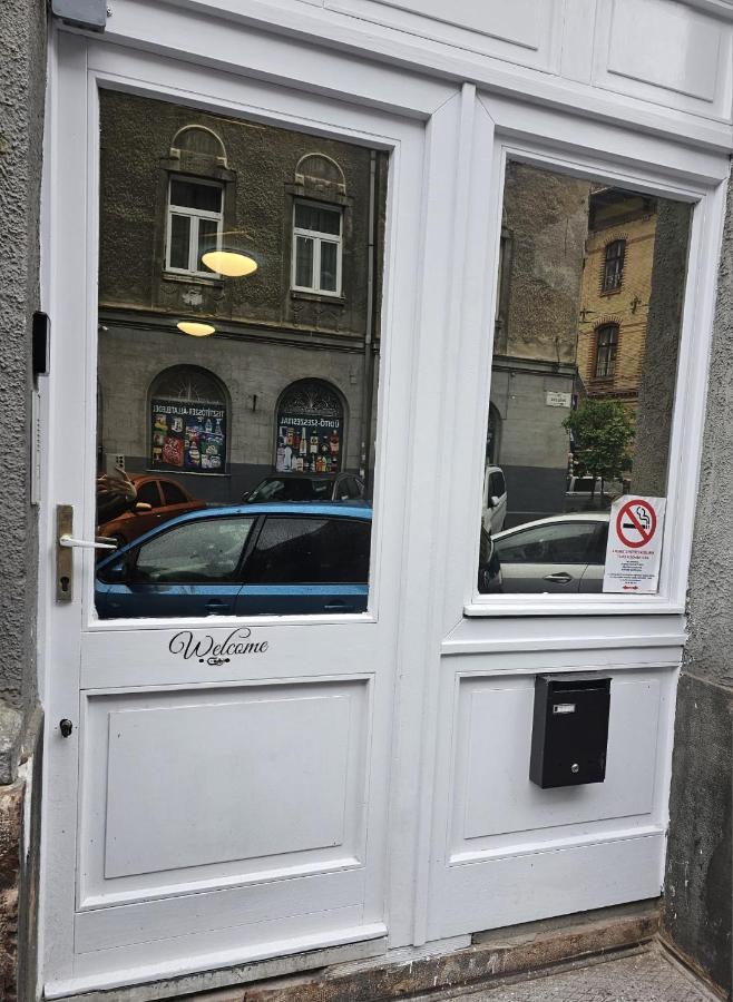 7Dab 8 Contactless Self Check-In Hotel Budapest Kültér fotó
